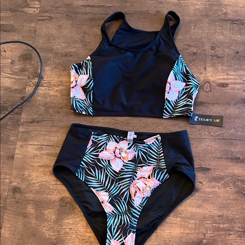 Tempt Me nwt black